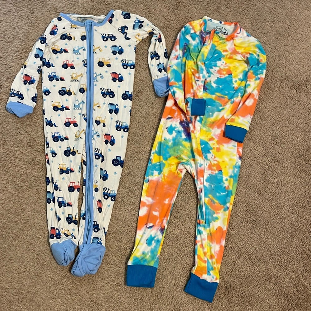 Stretchy pajamas